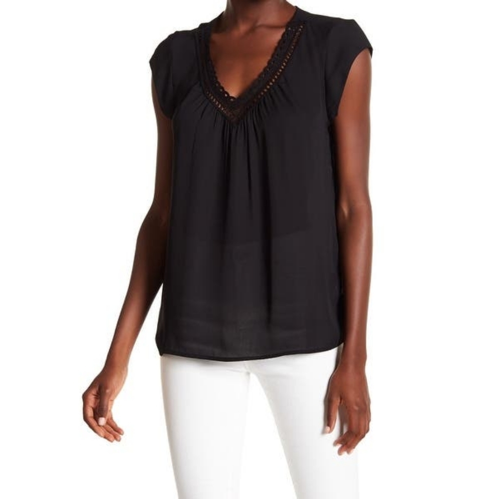 DR2 Black Womens Crochet Cap Sleeve V Neck